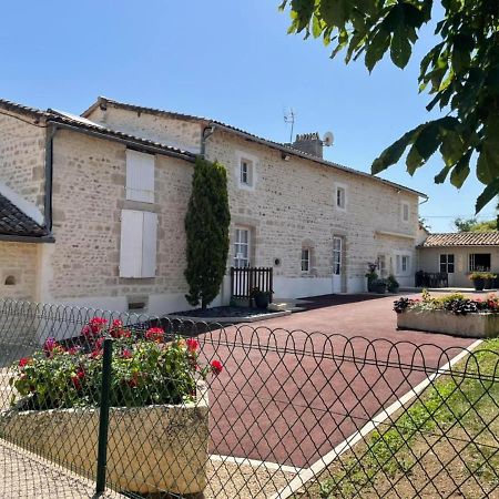 Chambres D'Hotes Du Puy D'Anche Sauzé-Vaussais Екстериор снимка