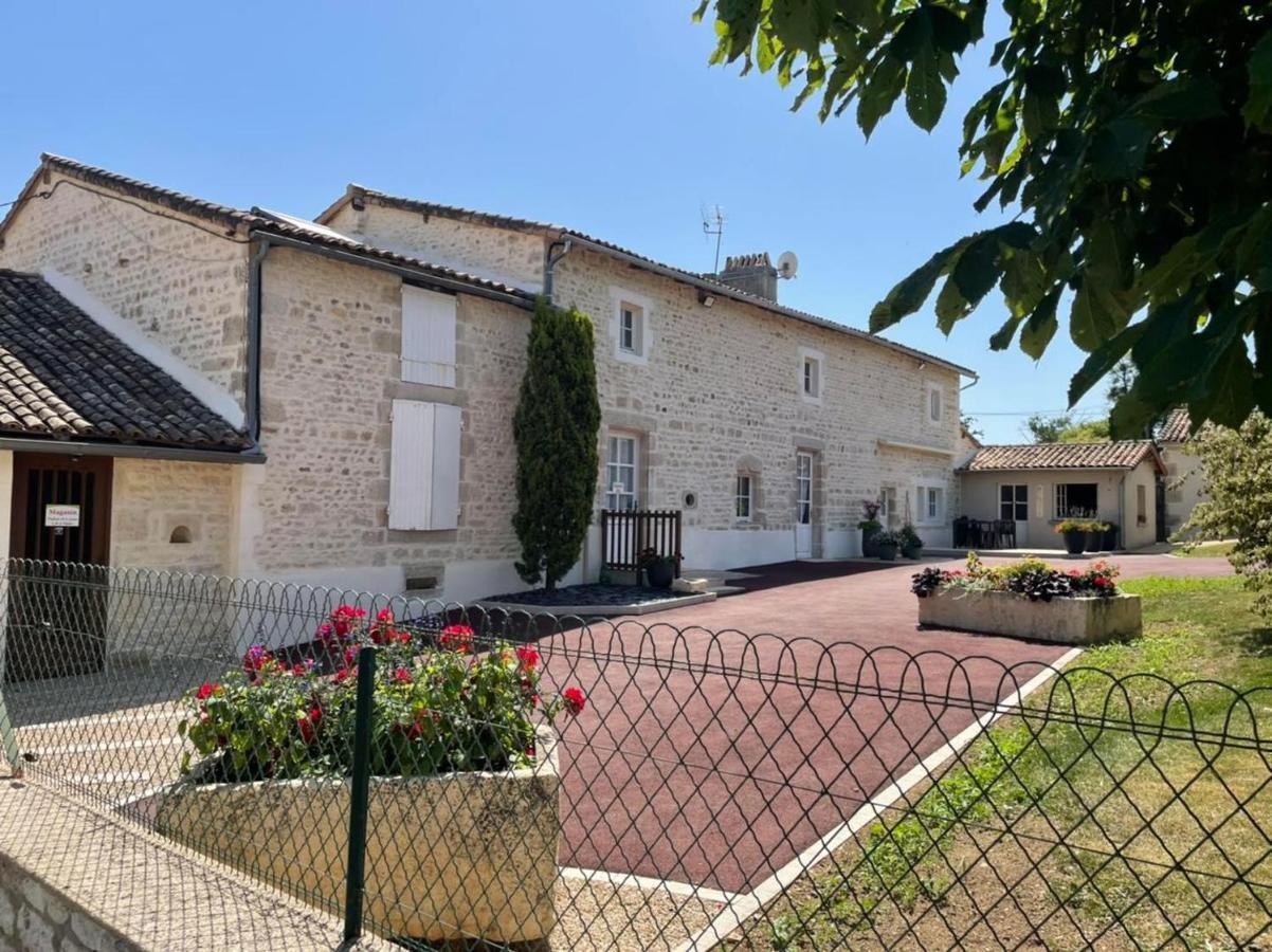 Chambres D'Hotes Du Puy D'Anche Sauzé-Vaussais Екстериор снимка